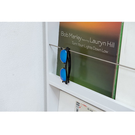 薄型マガジンラック 幅60cm ホワイト スリム 北欧 壁 コンパクト 省スペース 玄関収納 壁面収納 玄関 スリッパ