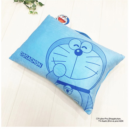 ドラえもん マスコット付きまくら 枕 取っ手付き 持ち手付き キャラクター 可愛い 男の子 女の子 子供