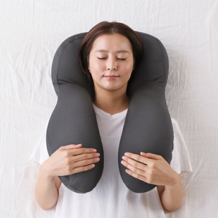 胸を開くまくら 枕 ピロー