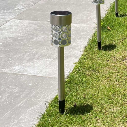 幾何学模様ガーデンソーラーライト 4本組