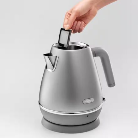 De'Longhi デロンギ ディスティンタ・ペルラ 電気ケトル 1L シルバー KBIN1200J-S