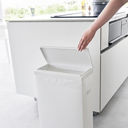 tower タワー スリム蓋付きゴミ箱 横開きタイプ ホワイト 1524
