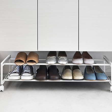 tower タワー 引き出せるキャスター付きシューズラック 2段 ホワイト 1624