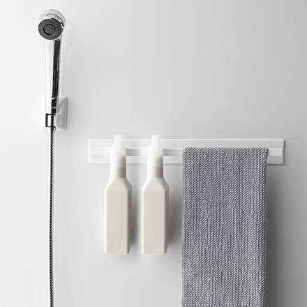 tower タワー マグネットバスルームタオルハンガー ワイド ホワイト 4596