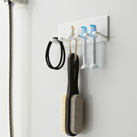 TOWER タワー マグネットバスルーム歯ブラシホルダー 5連 ホワイト 4696