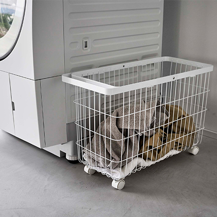 tower タワー ランドリーバスケット キャスター付 ワイド＆ロー ホワイト 6627