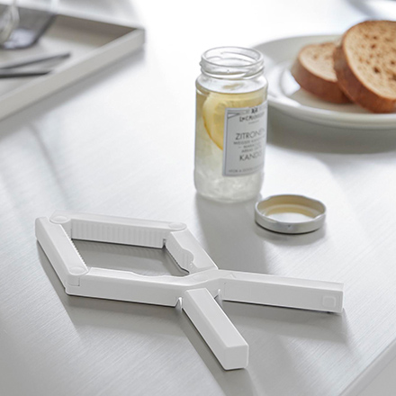 tower タワー 軽い力で開けられるマグネットキャップオープナー ホワイト 10430