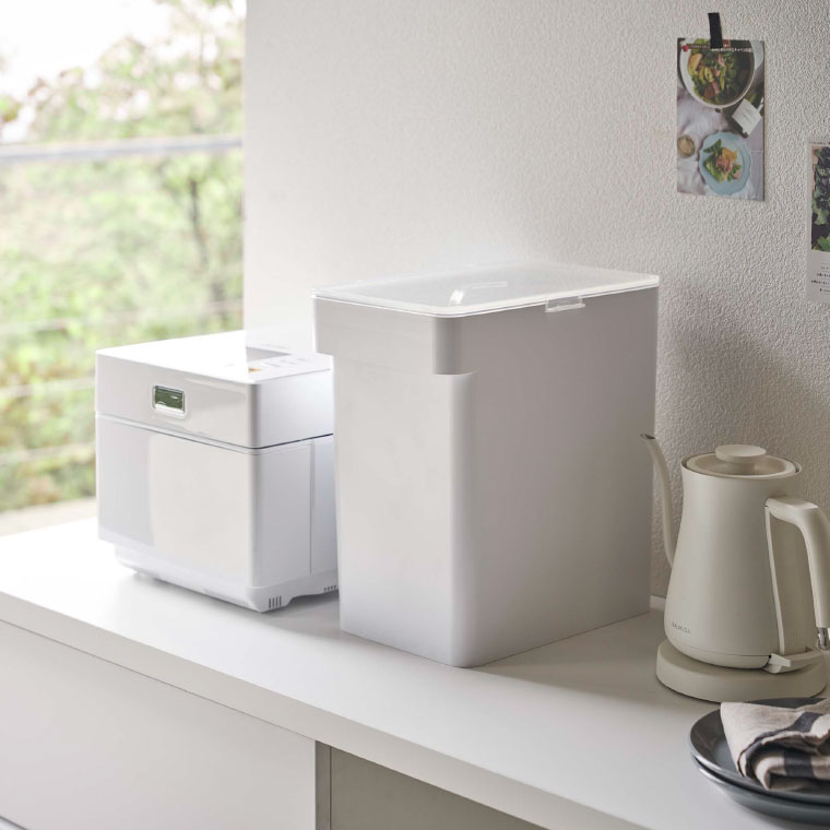 山崎実業 公式 tower 密閉米びつ 10kg 計量カップ付 タワー ブラック 5424