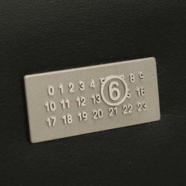 エムエムシックス 二折財布小銭入付き レディース ブランド MM6 イタリア SA5UI0015 ブラック 財布