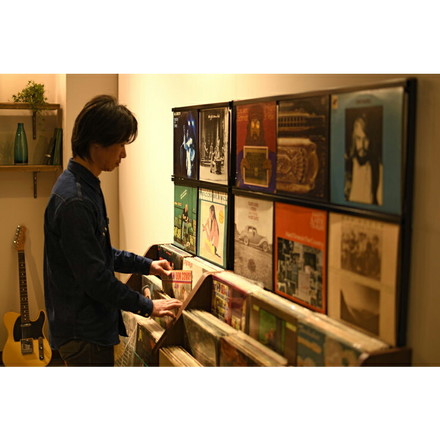 レコードディスプレイラック 木目ダーク レコード ジャケット ディスプレイ 約280枚収納 幅71cm ガラス 飾り棚