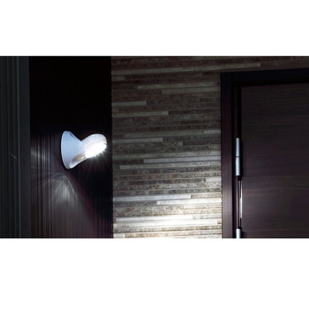 セーブ・インダストリー 7LED マルチセンサーライト 電池式 防水規格IPX4 センサーライト 防犯ライト