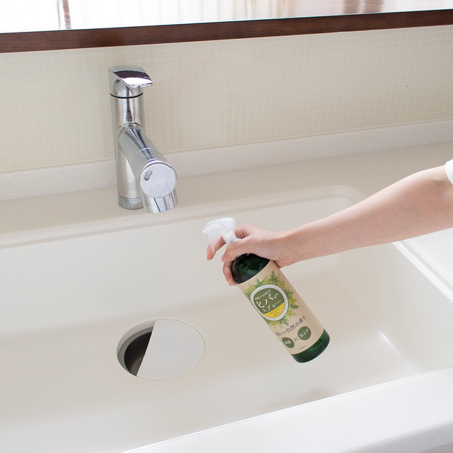 除菌もできる虫よけヒバのスプレー 500ml×4本 日本製 虫よけスプレー 網戸 玄関 キッチン 天然 ヒバ油