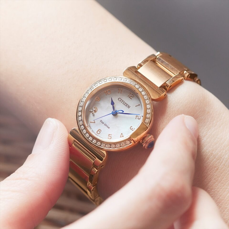 CITIZEN シチズン L エル ARCLY Collection アークリーコレクション EM1123-89D レディース 腕時計 光発電 エコドライブ 白蝶貝 ダイヤル ステンレス サファイアガラス 日常生活用防水