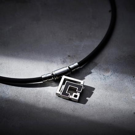 コラントッテ 磁気ネックレス TAO ネックレスα ARAN(アラン) ブラック シルバー Lサイズ ABARD37L