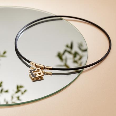 コラントッテ 磁気ネックレス TAOネックレス スリム AURA mini (アウラ ミニ) シャンパンゴールド×ブラックラメ DAAAI101 Mサイズ & ハンドタオル セット