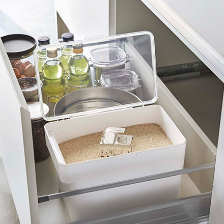 tower タワー 密閉 シンク下米びつ 5kg 計量カップ付 ホワイト 3377