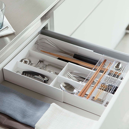 tower タワー 伸縮&スライド カトラリートレー ホワイト 3382