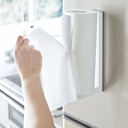 tower タワー ストッパー付マグネットキッチンペーパーホルダー ホワイト 3398