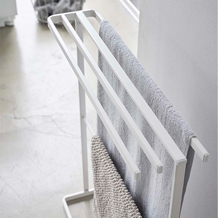tower タワー 横から掛けられるバスタオルハンガー スリム ホワイト 5576