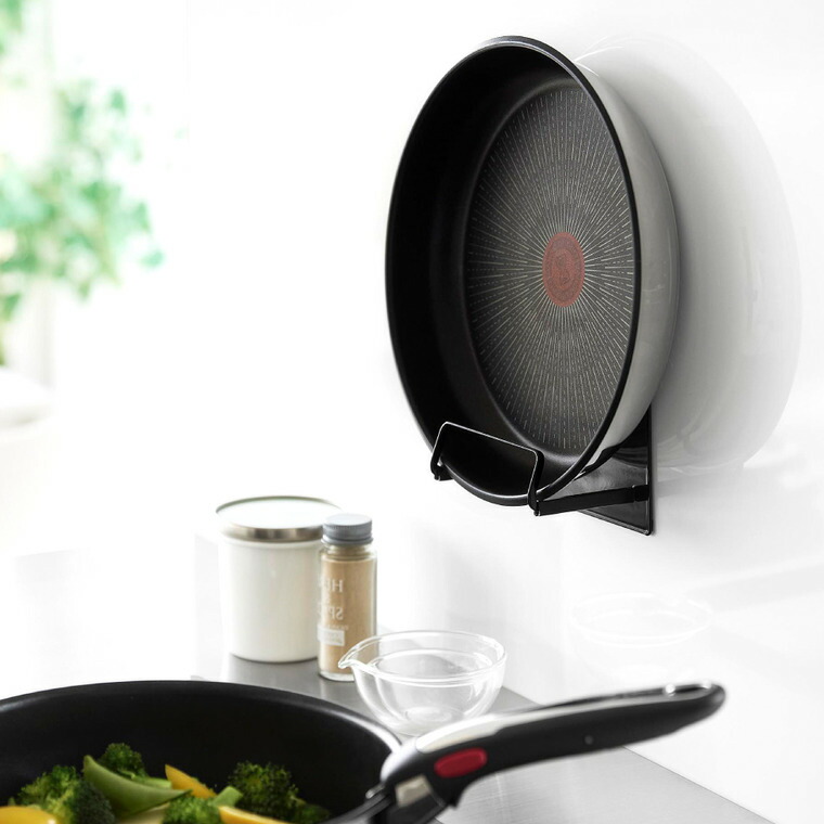 山崎実業 tower マグネットフライパンホルダー タワー 10405 10406 / ホワイト