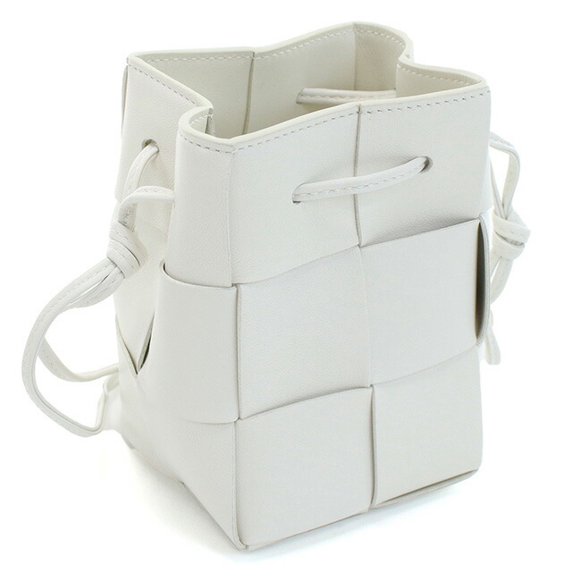 ボッテガ・ヴェネタ 斜め掛け ショルダーバッグ レディース BOTTEGA VENETA イタリア 680217 ホワイト系 バッグ 斜めがけ ブランド 高級 おしゃれ プレゼント 女性 実用的 かわいい