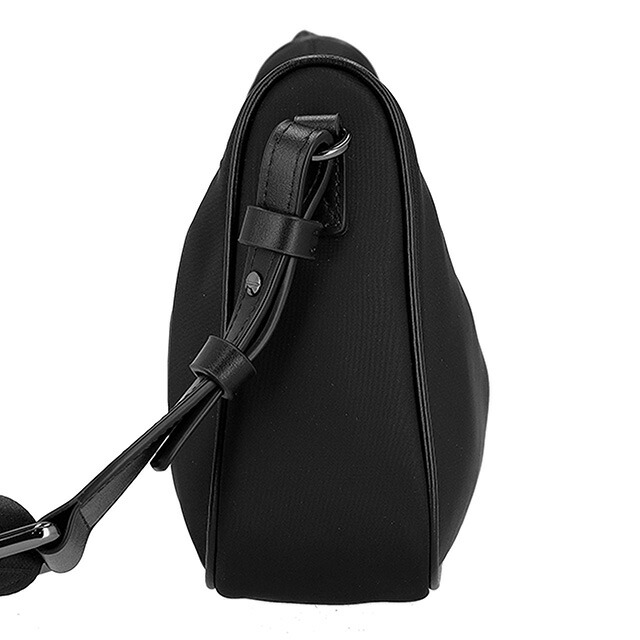 エンポリオ・アルマーニ ショルダーバッグ レディース ブランド EMPORIO ARMANI EM001808-AF13454 ブラック 斜めがけ 高級 おしゃれ プレゼント 女性 実用的 かわいい