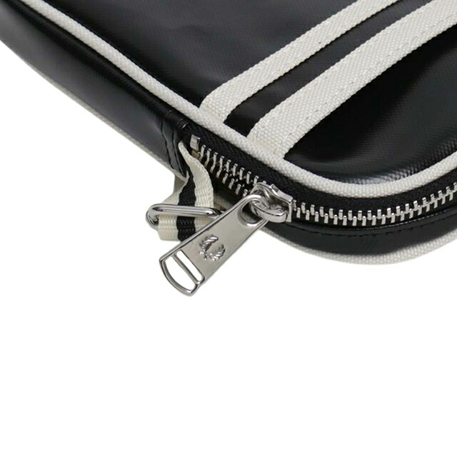 フレッドペリー FRED PERRY Classic Small Side Bag ショルダーバッグ l1179-d57 ユニセックス Black Ecru ブランド 斜めがけ ブランド 高級 おしゃれ プレゼント 男性 実用的 かっこいい
