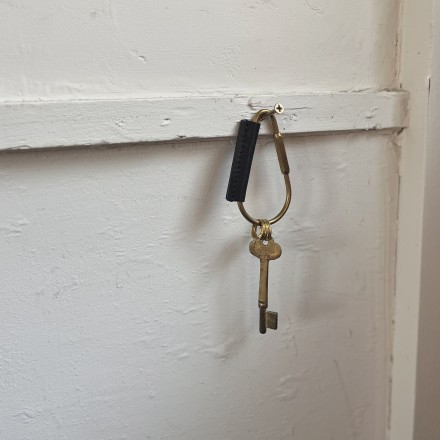 真鍮引き立つキーリング キーホルダー キナリ