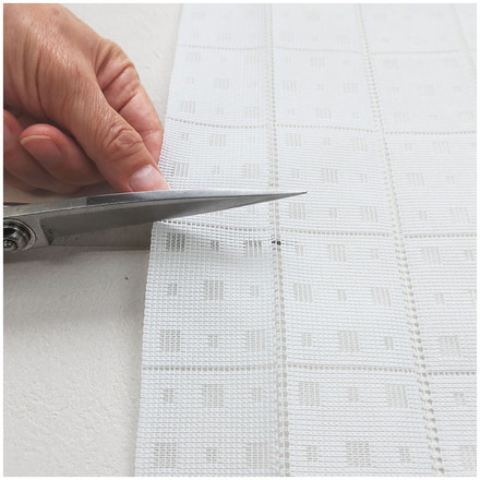 日本製 巾100cm×丈115cm ホワイト パタパタ アコーディオンカフェカーテン ドット柄 ハサミでカット