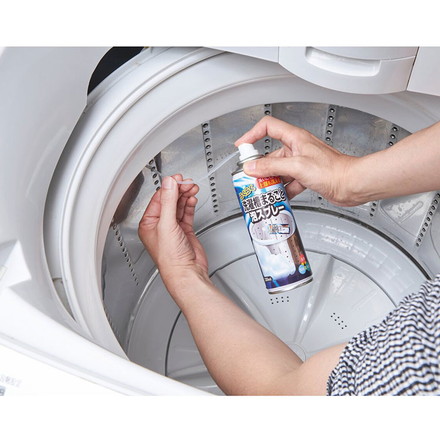 らくらく洗濯槽まるごと泡スプレー 220ml 縦型洗濯機 洗濯槽クリーナー 密着 泡タイプ ノズル付き 漬け置き不要 洗濯槽 裏側洗浄 ニオイ 汚れ ヌメリ カビ 水垢 水アカ 掃除スプレー 洗浄スプレー