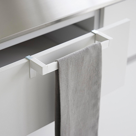 tower タワー 滑り落ち防止キッチンタオルハンガーバー ホワイト 1808