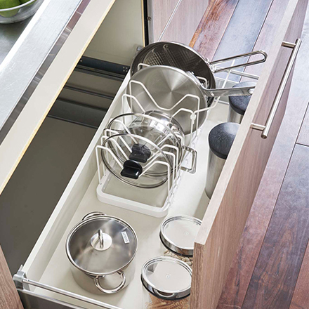 tower タワー シンク下 伸縮鍋蓋&フライパンスタンド ホワイト 3840