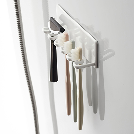 TOWER タワー マグネットバスルーム歯ブラシホルダー 5連 ホワイト 4696