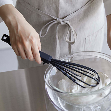 tower タワー シリコーンハンドル泡立て器 ブラック 6363