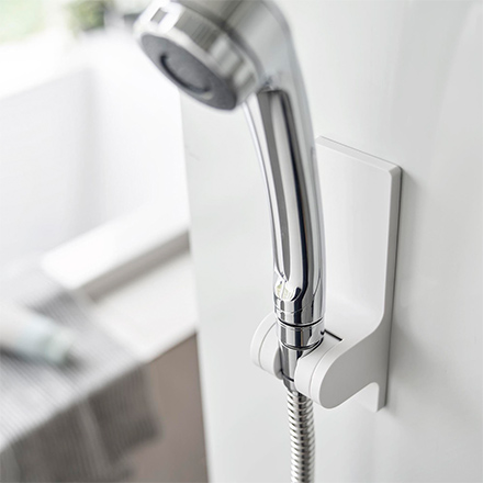 tower タワー 角度が調節できるマグネットシャワーホルダー ホワイト 10286