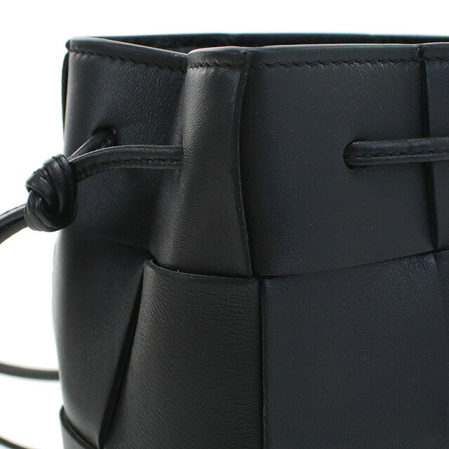 ボッテガ・ヴェネタ 斜め掛け ショルダーバッグ レディース BOTTEGA VENETA イタリア 680217 ブラック バッグ 斜めがけ ブランド 高級 おしゃれ プレゼント 女性 実用的 かわいい