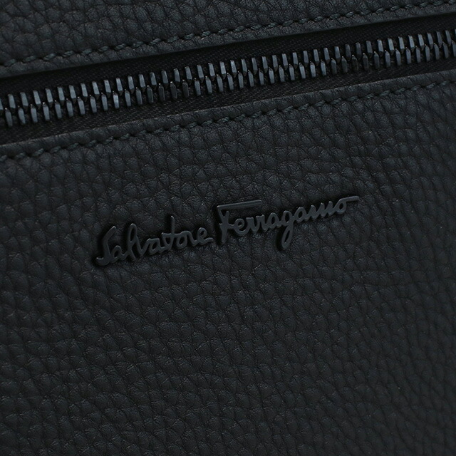 フェラガモ 斜め掛け ショルダーバッグ メンズ FERRAGAMO イタリア 24-0131 ブラック バッグ 斜めがけ ブランド 高級 おしゃれ プレゼント 男性 実用的 かっこいい
