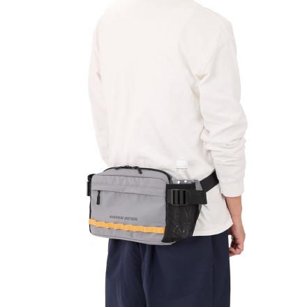 マンダリンブラザーズ WALKING BODY BAG グレー