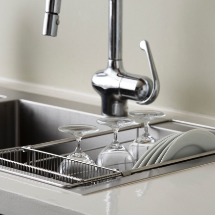 ラバーゼ シンクインバスケット 伸縮式 シンクに渡せる 大皿対応 大容量 燕三条 ステンレス 水切りラック