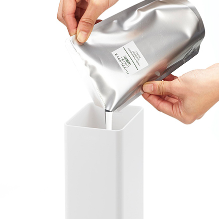 tower タワー たっぷり洗剤が出るマグネットディスペンサー シャンプー ホワイト 1532