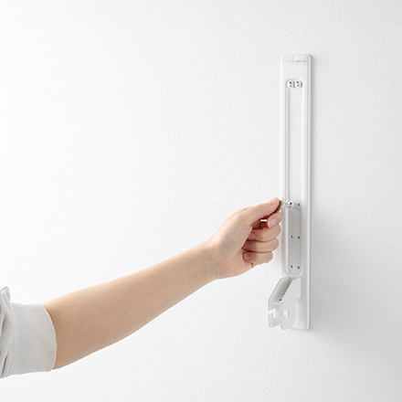 tower タワー ウォール折り畳み物干し竿ホルダー 2個組 石こうボード壁対応 ホワイト 1921