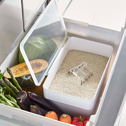 tower タワー 密閉 シンク下米びつ 5kg 計量カップ付 ホワイト 3377