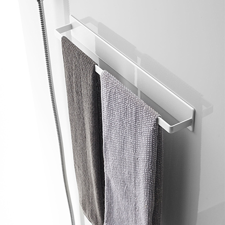 tower タワー マグネットバスルームタオルハンガー ワイド ホワイト 4596