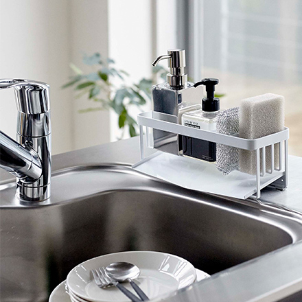 tower タワー 水が流れるスポンジ&ボトルホルダー ホワイト 5016