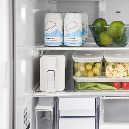 tower タワー 倒して置けてそのまま注げる冷水筒 2.2L ホワイト 10029