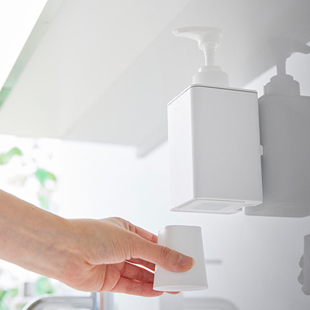 tower タワー フィルムフックマウスウォッシュディスペンサー&ミニタンブラー ワイト 10539