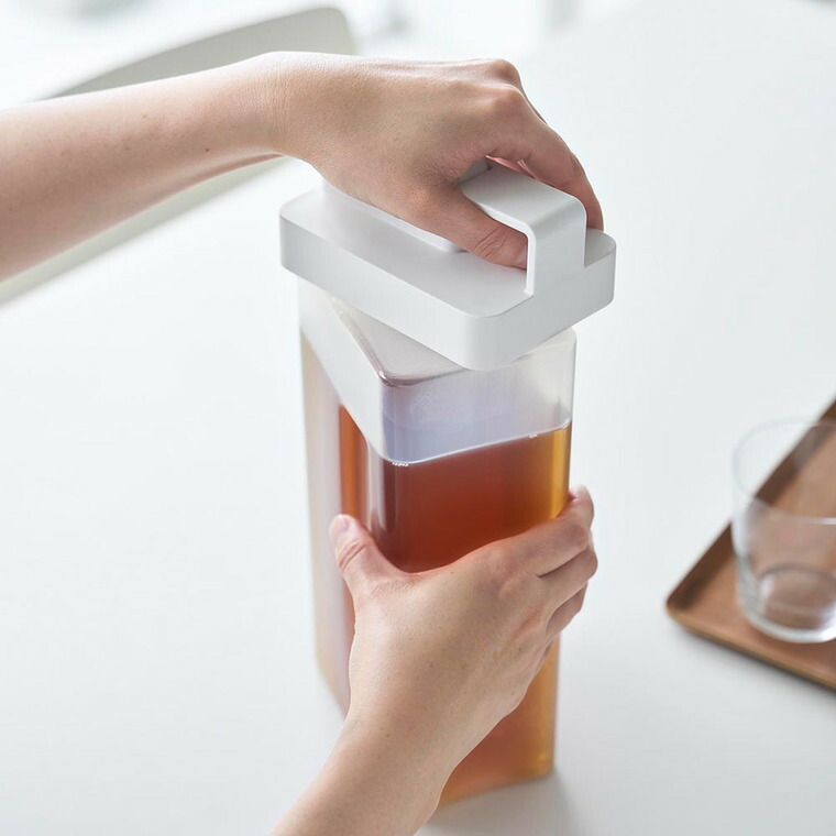 山崎実業 tower 倒して置けてそのまま注げる冷水筒 タワー 2.2L 10029 10030 / ブラック