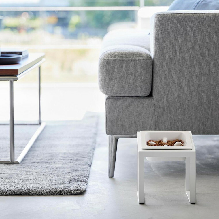 山崎実業 tower 早食い防止ペットフードボウルスタンド タワー 斜めハイタイプ 10239 10240 / ブラック