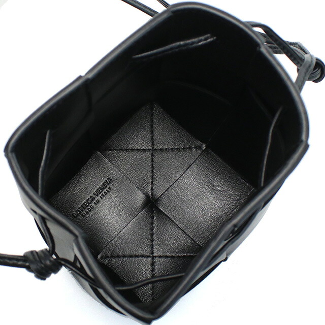 ボッテガ・ヴェネタ 斜め掛け ショルダーバッグ レディース BOTTEGA VENETA イタリア 680217 ブラック バッグ 斜めがけ ブランド 高級 おしゃれ プレゼント 女性 実用的 かわいい