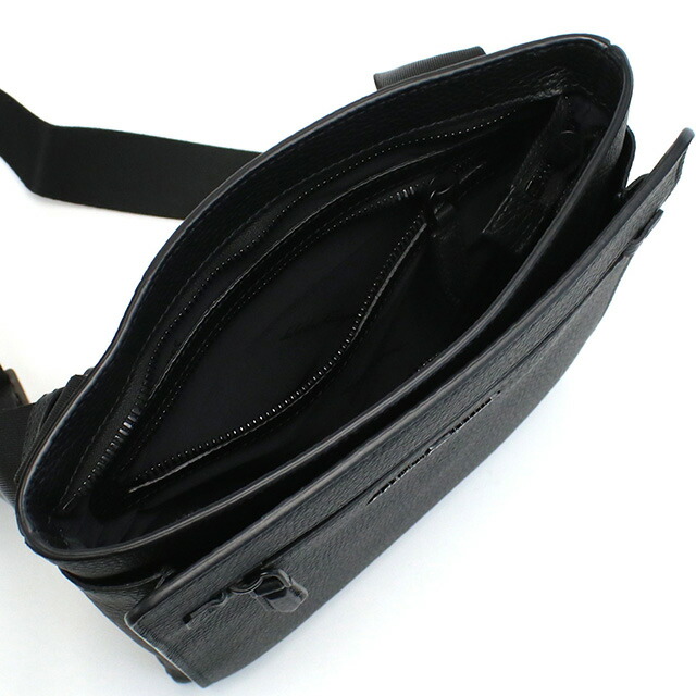 フェラガモ 斜め掛け ショルダーバッグ メンズ FERRAGAMO イタリア 24-0131 ブラック バッグ 斜めがけ ブランド 高級 おしゃれ プレゼント 男性 実用的 かっこいい